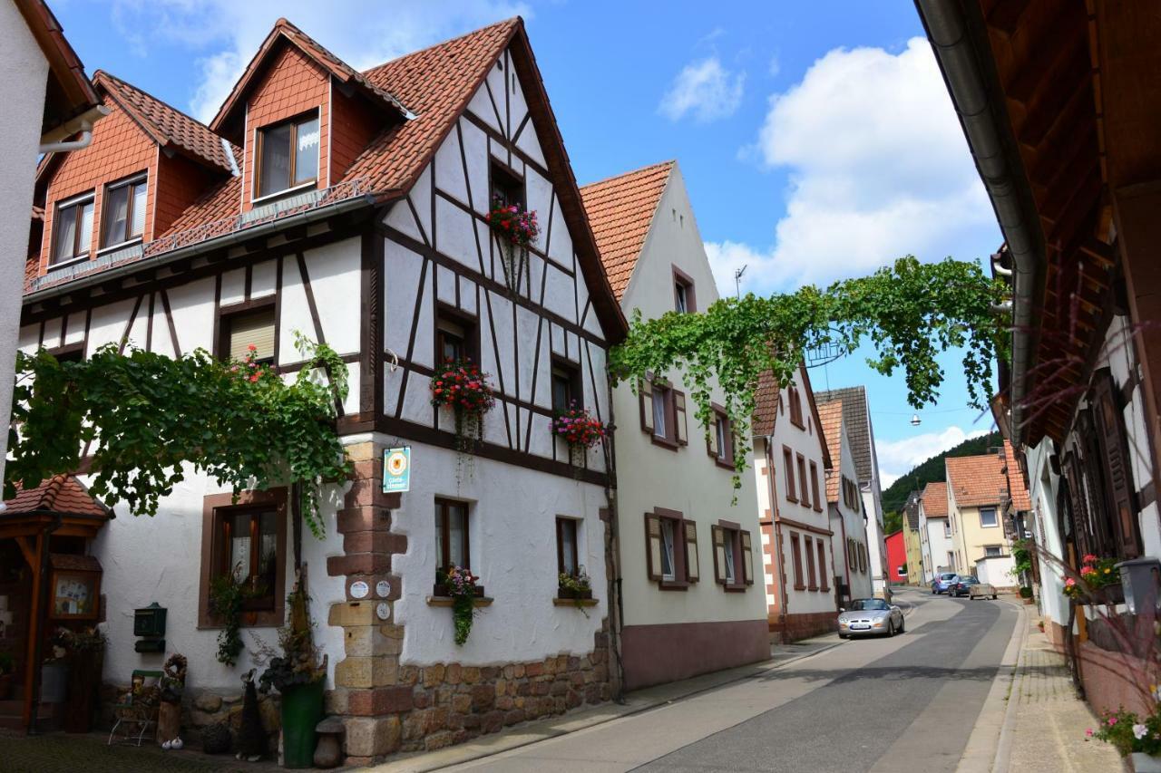 Gaestehaus Ehrhardt Schweigen-Rechtenbach Bagian luar foto